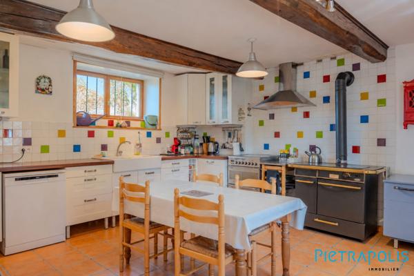 Ancien corps de ferme 191m² à Panissières
