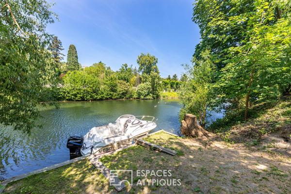 Maison sur île privée avec dépendance d’architecte, piscine et ponton privatif