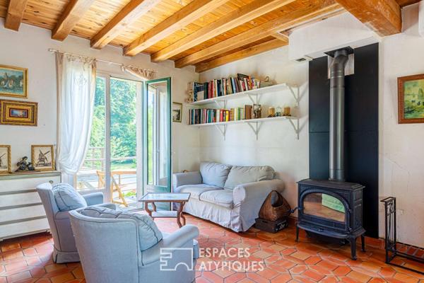 Maison sur île privée avec dépendance d’architecte, piscine et ponton privatif