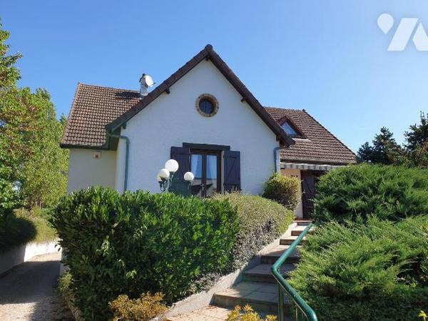 Maison à vendre à PIGNY limite FUSSY (CHER), charmante maison de 1984 élevée sur sous-sol compr...