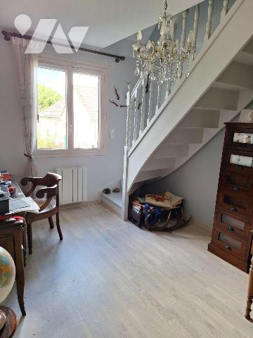 Maison à vendre à PIGNY limite FUSSY (CHER), charmante maison de 1984 élevée sur sous-sol compr...