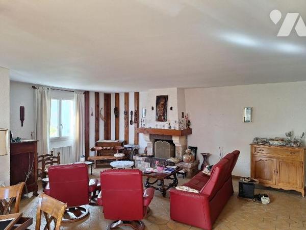 Maison à vendre à PIGNY limite FUSSY (CHER), charmante maison de 1984 élevée sur sous-sol compr...