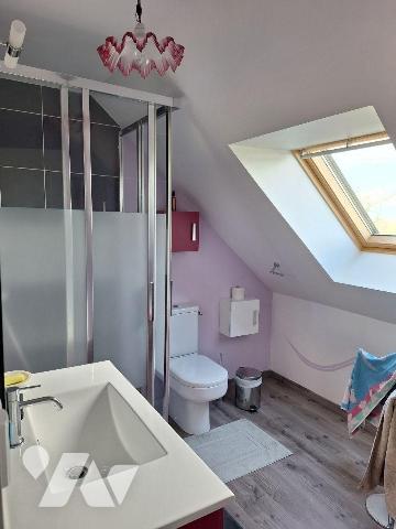 Maison à vendre à PIGNY limite FUSSY (CHER), charmante maison de 1984 élevée sur sous-sol compr...