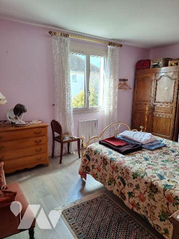 Maison à vendre à PIGNY limite FUSSY (CHER), charmante maison de 1984 élevée sur sous-sol compr...