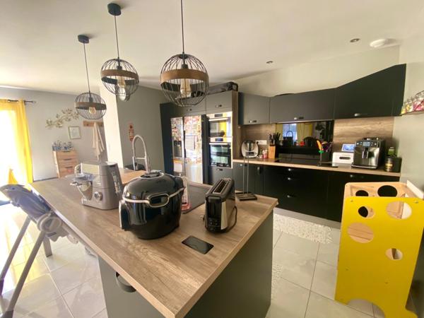 Grande maison de 6 pièces dans quartier prisé à RION DES LANDES (40)