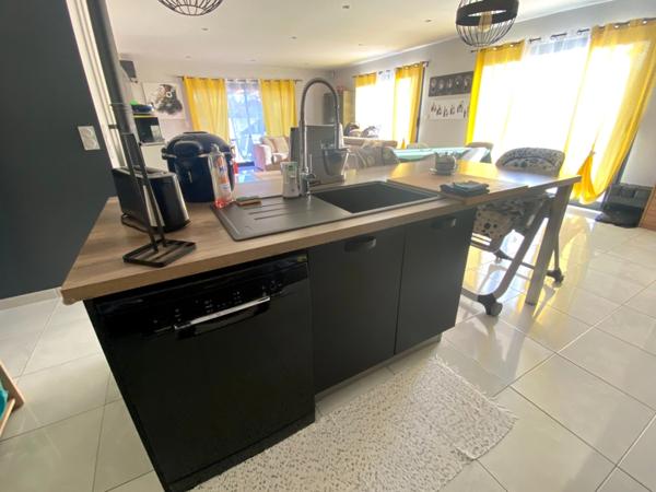 Grande maison de 6 pièces dans quartier prisé à RION DES LANDES (40)