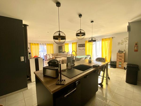 Grande maison de 6 pièces dans quartier prisé à RION DES LANDES (40)