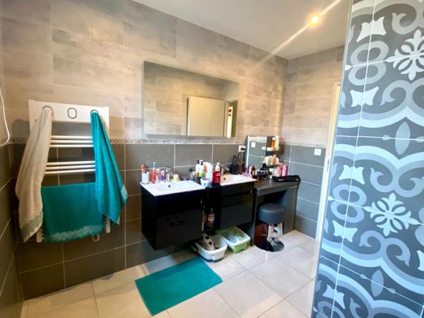 Grande maison de 6 pièces dans quartier prisé à RION DES LANDES (40)