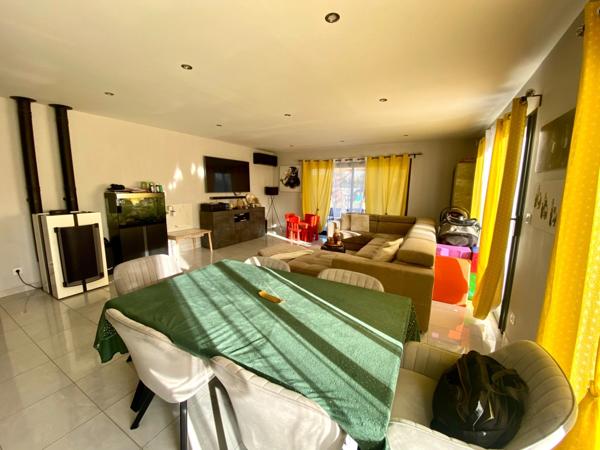 Grande maison de 6 pièces dans quartier prisé à RION DES LANDES (40)