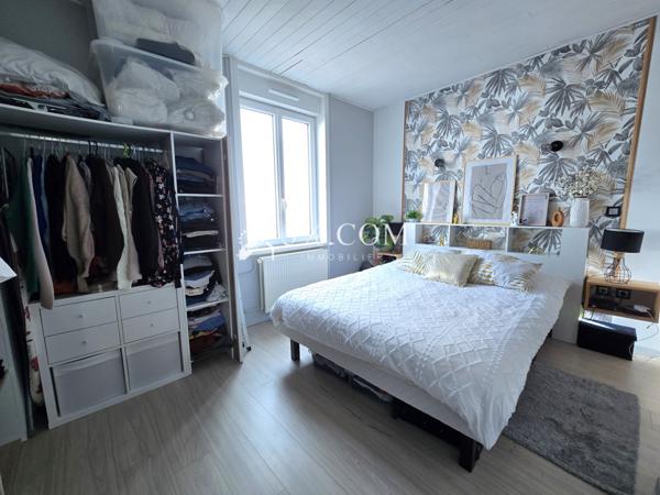 Maison 4 pièce(s) 2 chambre(s) 130 m²