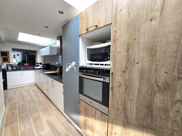 Maison 4 pièce(s) 2 chambre(s) 130 m²