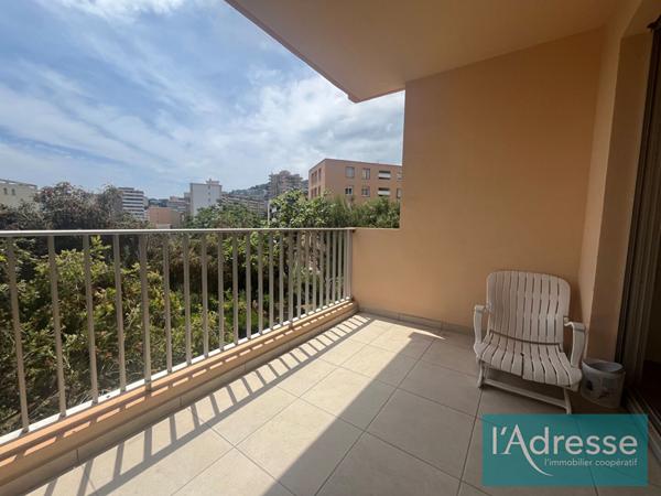 Studio Ajaccio 32 m² - Proximité centre ville - Parking - Vue dégagée