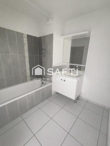 Résidence récente, T3 avec terrasse et parkings