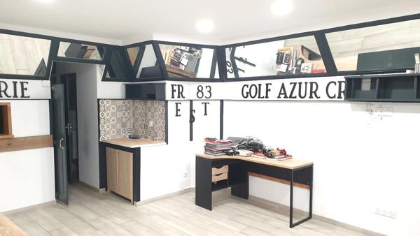 Local rénové 42 m2 pour bureau, profession libérale ou stockage