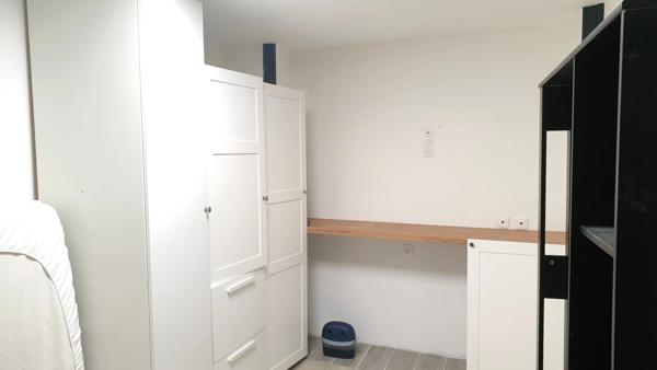 Local rénové 42 m2 pour bureau, profession libérale ou stockage