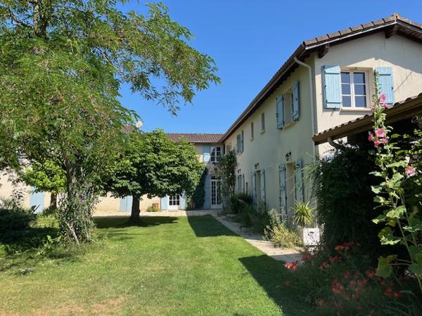 AUX PORTES DE NERAC DANS UN CADRE ENCHANTEUR