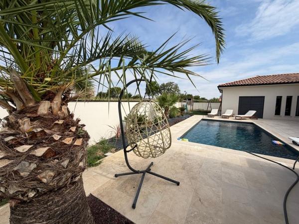 VILLA COMTEMPORAINE DE PLAIN PIED - T5 - PISCINE  - POOL HOUSE  - DOUBLE GARAGE - CARBONNE