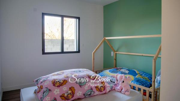 VILLA COMTEMPORAINE DE PLAIN PIED - T5 - PISCINE  - POOL HOUSE  - DOUBLE GARAGE - CARBONNE