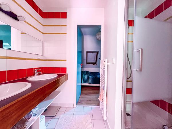 Maison 7 pièce(s) 6 chambre(s) 196.85 m²