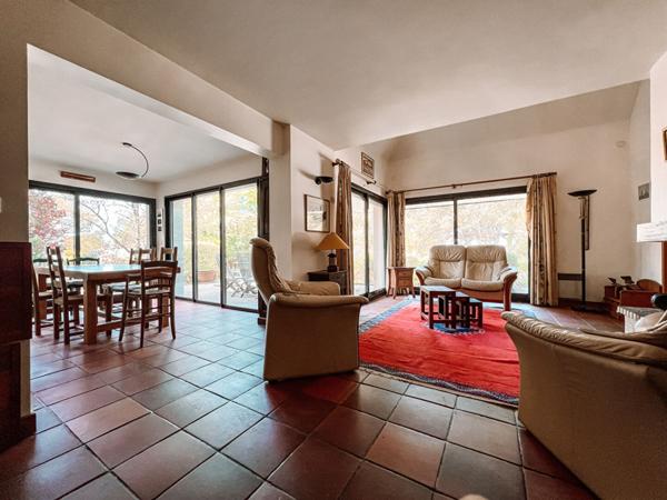 Maison 7 pièce(s) 6 chambre(s) 196.85 m²
