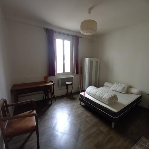Charmant T2 en plein cœur de TOURS (37) avec cour intérieure privative (collective)