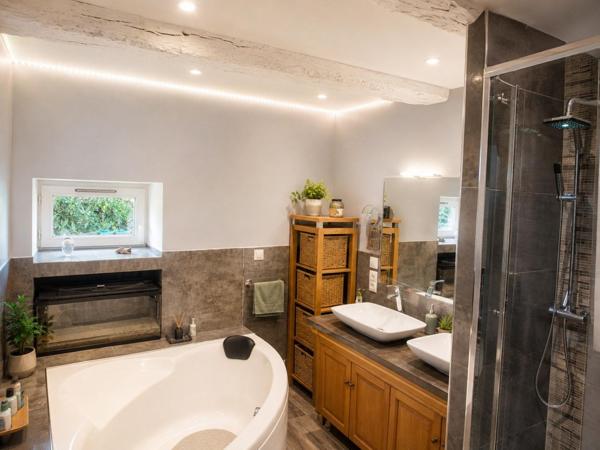 Maison 10 pièces de 300m²