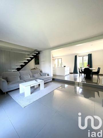 Maison 7 pièces de 150 m² à Maffliers (95560)