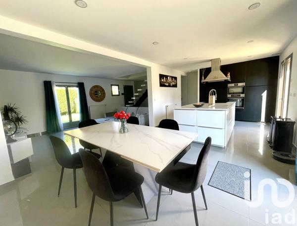 Maison 7 pièces de 150 m² à Maffliers (95560)