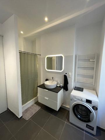 Appartement  MEUBLE Marseille 2 pièce(s) 41.77m2