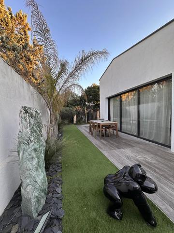 Castelnau-le-Lez (34170) Magnifique Villa contemporaine de 160m2, avec maison d'invité de 50m2 et garage de 40m2 sur un terrain de 900m