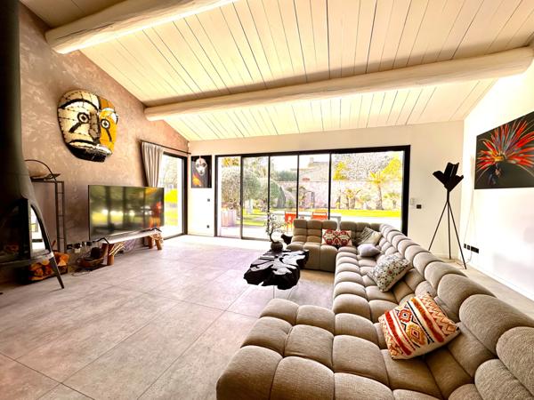 Castelnau-le-Lez (34170) Magnifique Villa contemporaine de 160m2, avec maison d'invité de 50m2 et garage de 40m2 sur un terrain de 900m