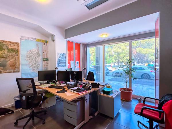 Vente Murs Local Professionnel Bureaux et Commerce 8 pièces Bastia Centre Ville
