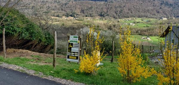 Coise-Saint-Jean-Pied-Gauthier (73800) TERRAIN ENTIEREMENT VIABILISE AVEC ASSAINISSEMENT COLLECTIF - 761m²