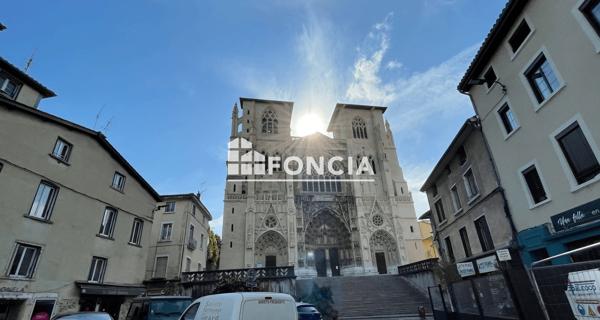 Location Local commercial 1 pièce 70 m² - Vienne 38200