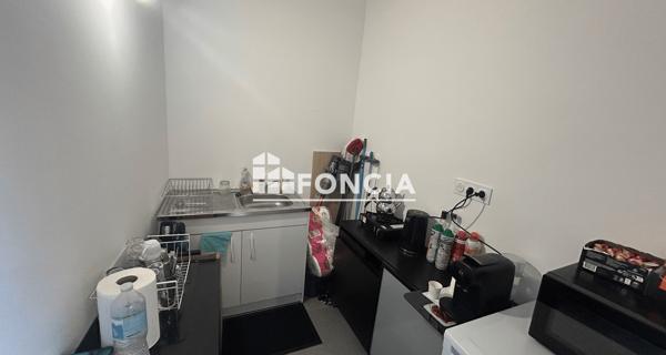 Location Local commercial 1 pièce 70 m² - Vienne 38200