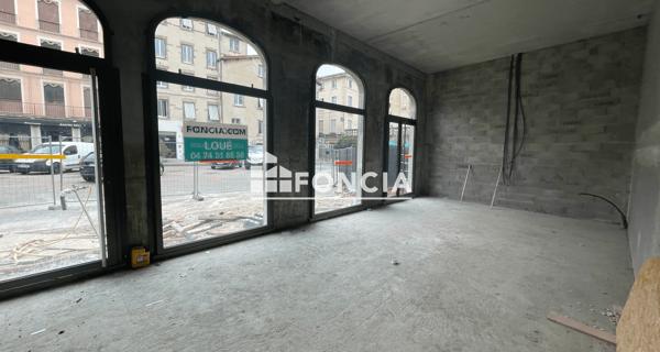 Location Local commercial 1 pièce 70 m² - Vienne 38200