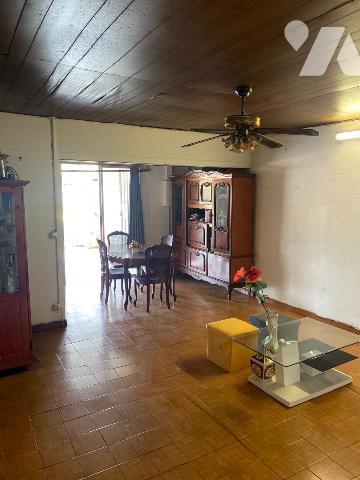 JOLIE MAISON DE VILLE A RAFRAICHIR A DILLON