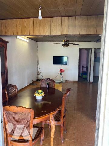 JOLIE MAISON DE VILLE A RAFRAICHIR A DILLON