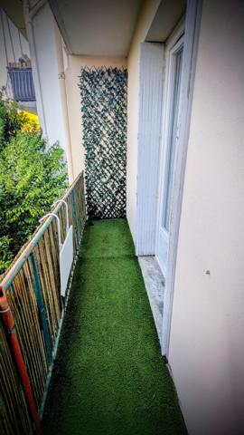 T2 meublé avec balcon, garage et cellier – Aucun travaux, prêt à vivre