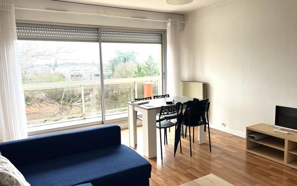 Appartement à louer    3 pièces • 68,50 m2 Talence