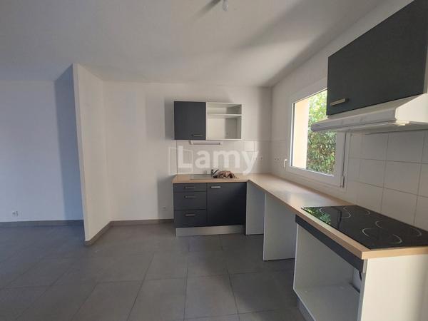 Maison/villa · Location Nimes (30900) 4 pièces · 79m²