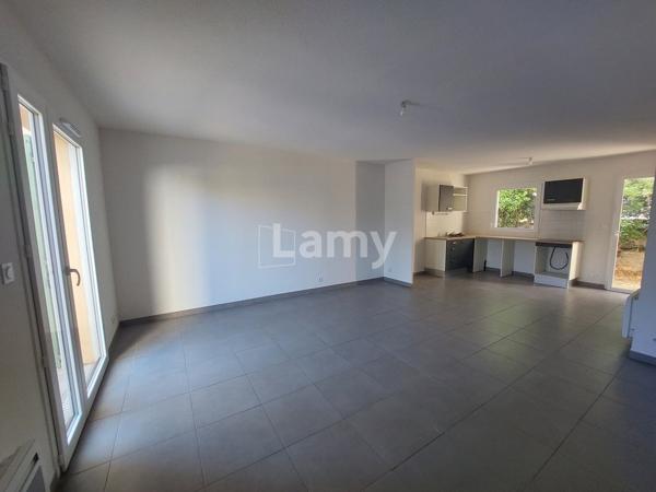 Maison/villa · Location Nimes (30900) 4 pièces · 79m²