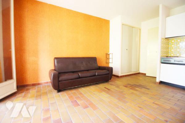 Studio à la vente de 24m2 (VUE MER) au sein d'une Résidence sécurisée à Saint-Cyr-Sur-Mer (Madrague)