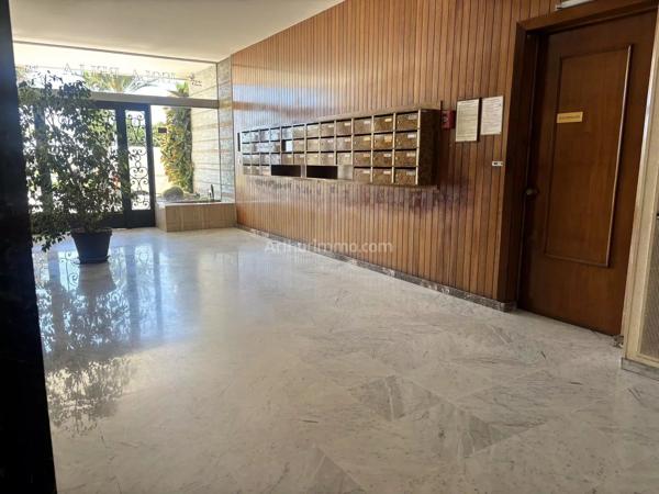 Vente                                                      Appartement
                        
                     1 pièces                      33 m2                     à Nice