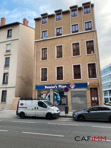 VILLEURBANNE-MURS COMMERCIAUX-90m²-T3-60m²