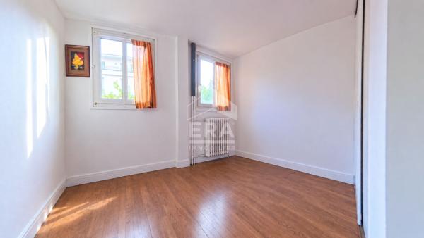 Appartement Saint Denis 5 pièces - au pied du Théâtre TGP