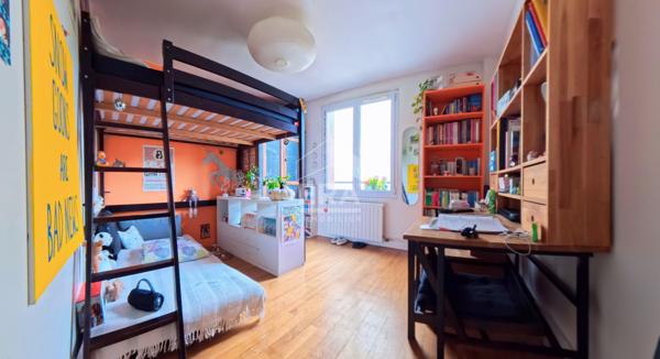 Appartement Saint Denis 5 pièces - au pied du Théâtre TGP