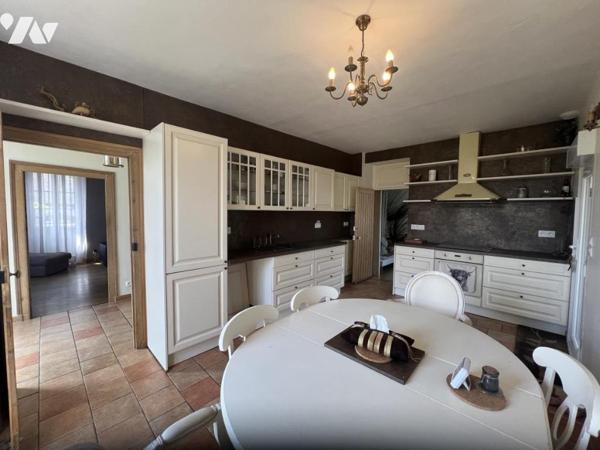 Maison bourgeoise à BAGNOLES DE L'ORNE, 6 pièces, tous commerces à pied