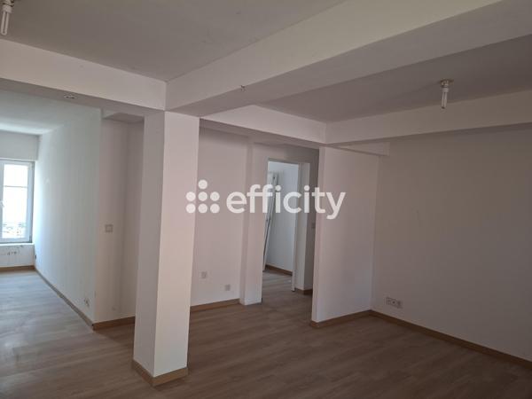 Immeuble
        
        - 460 m² 435 750 € *