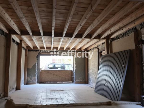 Immeuble
        
        - 460 m² 435 750 € *